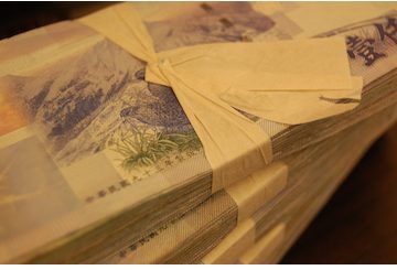 https://pixabay.com/zh/photos/money-new-taiwan-dollar-880802/