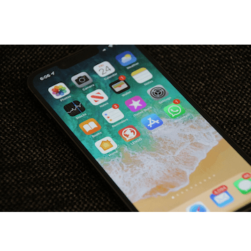 https://pixabay.com/zh/photos/phone-screen-apps-iphone-iphone-13-6653113/